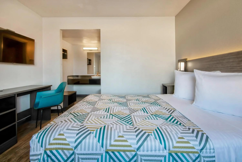 Motel 6-Albuquerque, NM - Carlisle
