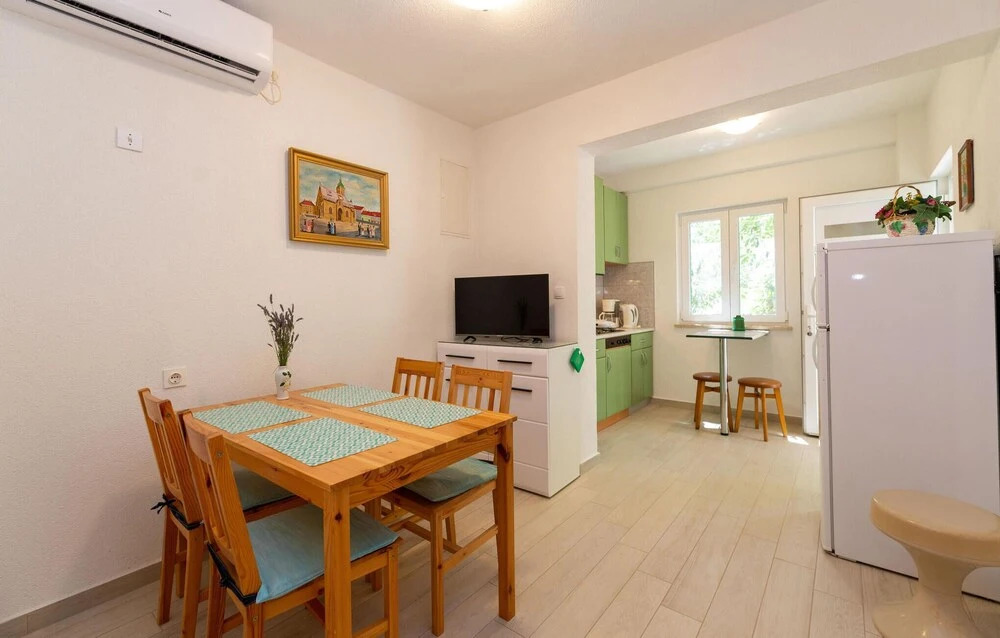 Awesome Home In Starigrad