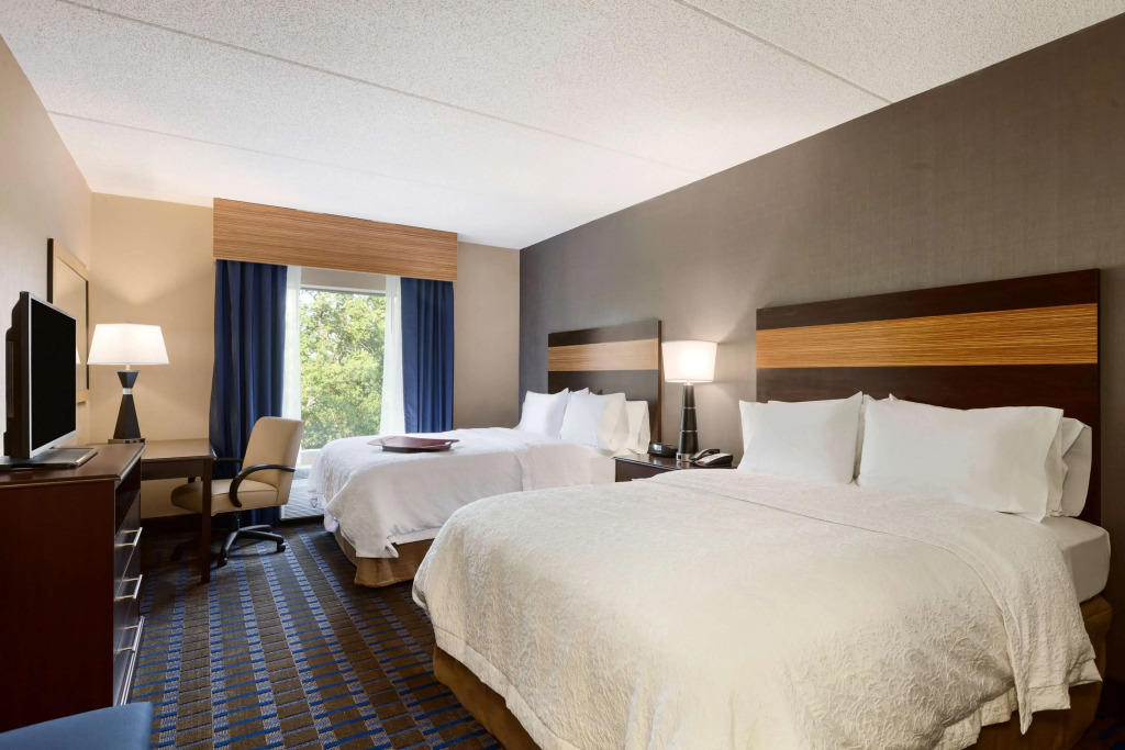 Hampton Inn and Suites Camp Springs