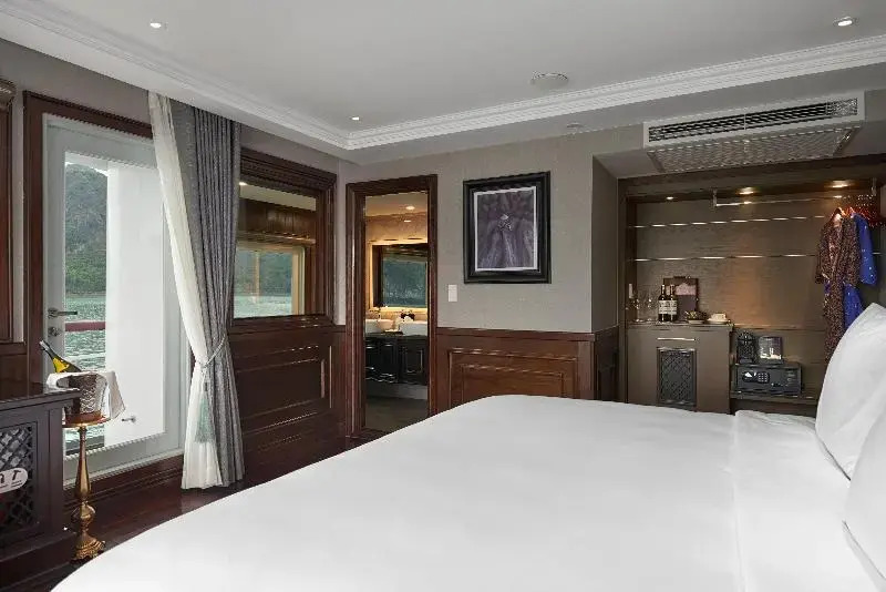 Indochine Cruise Lan Ha Bay
