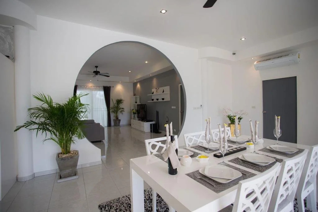 Blissful Tropical Stay at SeaLaVie Villa