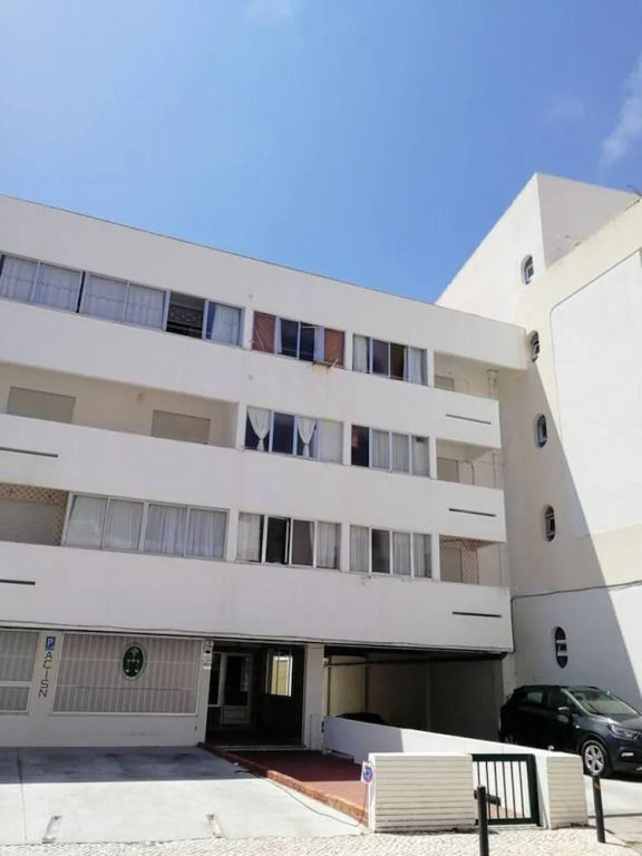 2 Bed Flat - Sleeps 5 - Parking - Wifi
