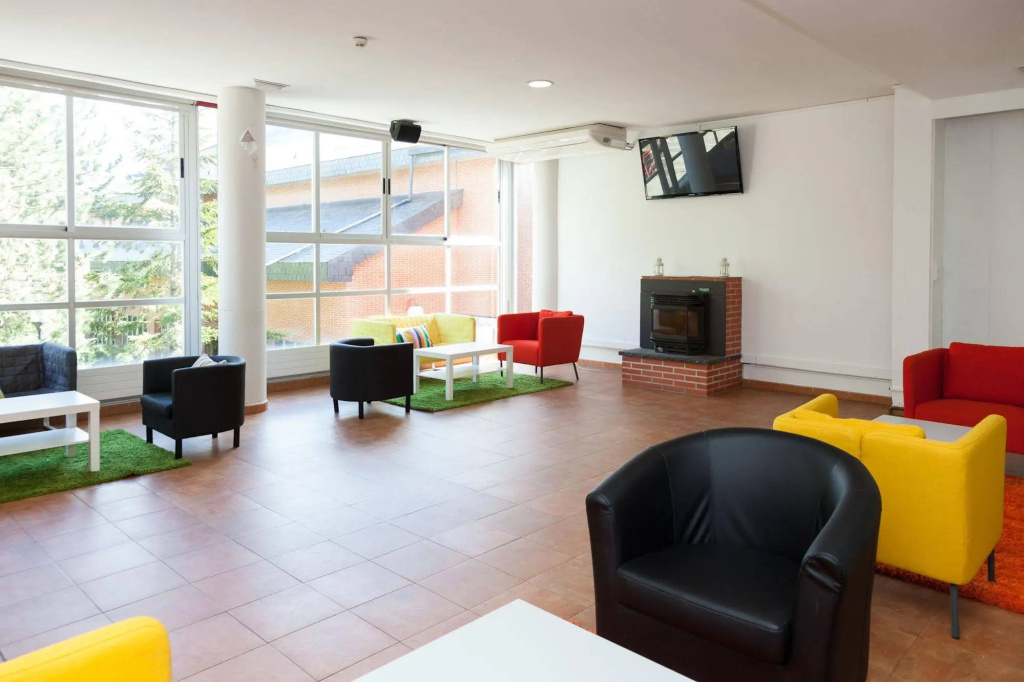 Residencia Albergue Jaca