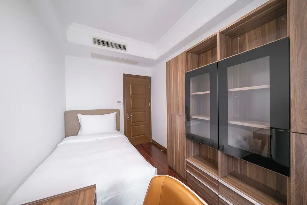 Tyms Xintiandi Elegant 3BR 2BA APT