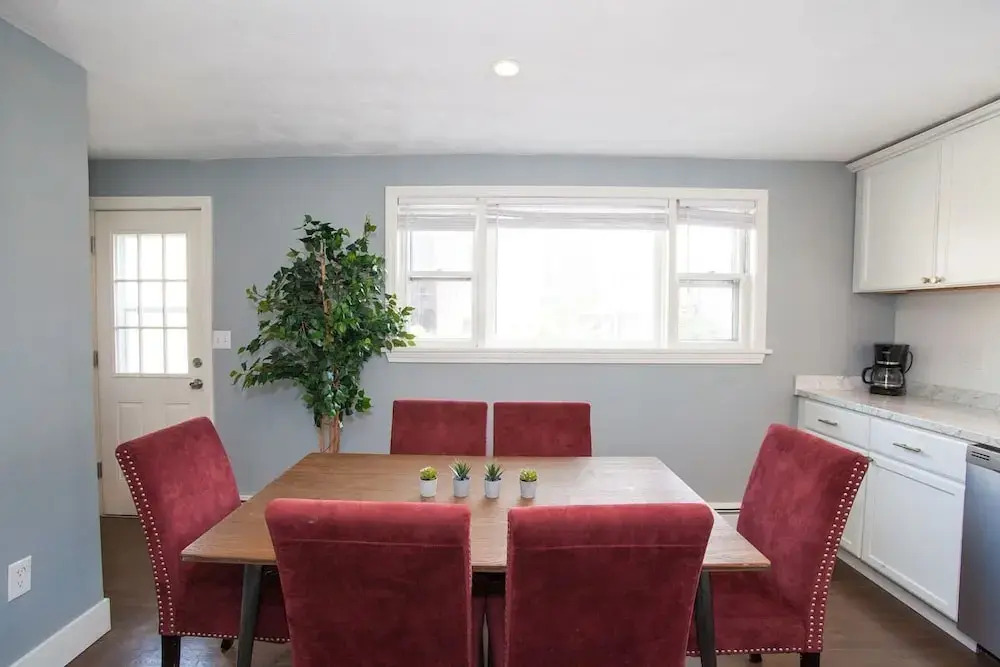 Luxury Collection-4 Bedroom 3 Full-bathroom-boston