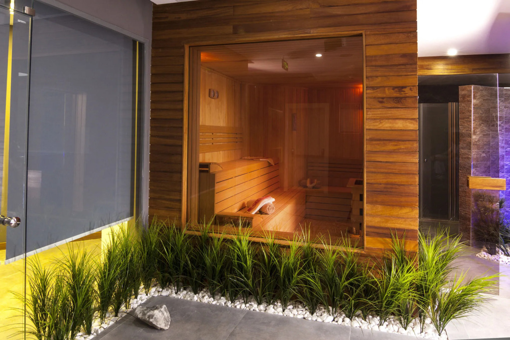 MAJURA HOTEL BUSINESS