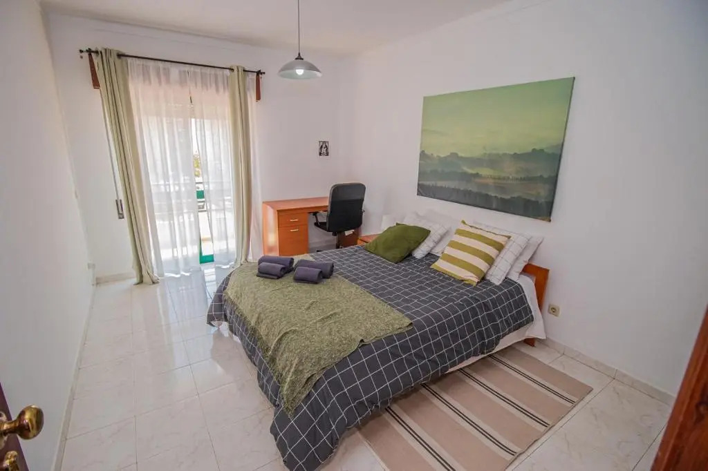 Charming Private Rooms in an Apartment A1 Penha - Faro