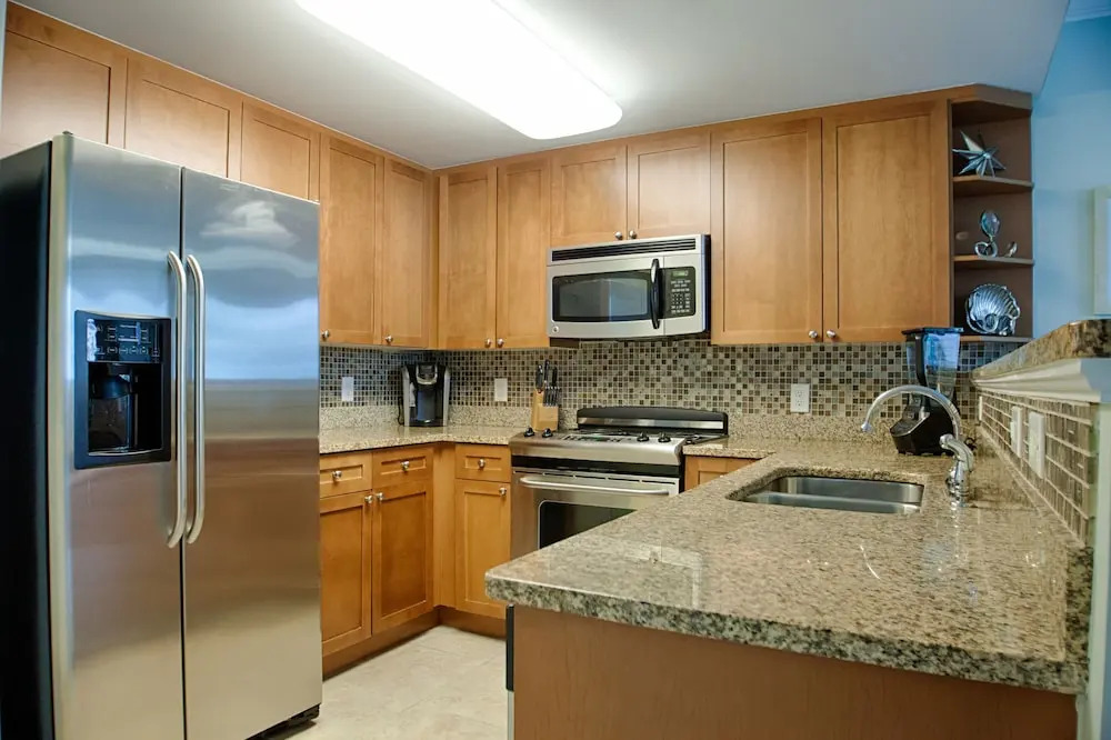 Waterscape B228 - 1 Br condo by RedAwning