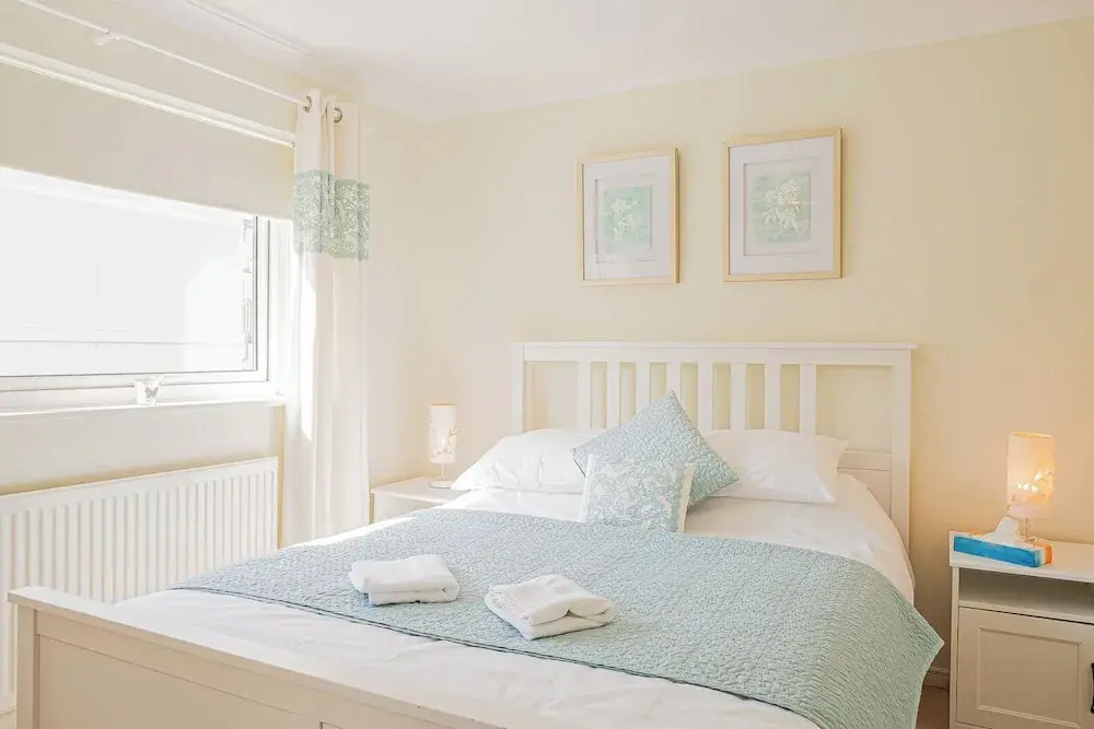 Central 2BD with Garden and Free Parking