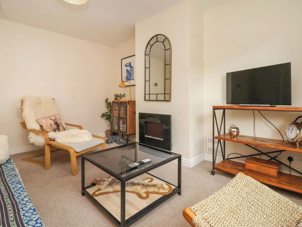 4 Castle Mews