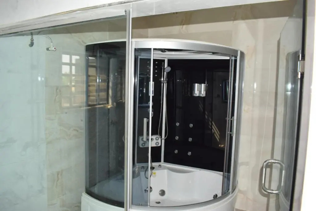 Grand Duplex Style 3 Bedroom Apartment