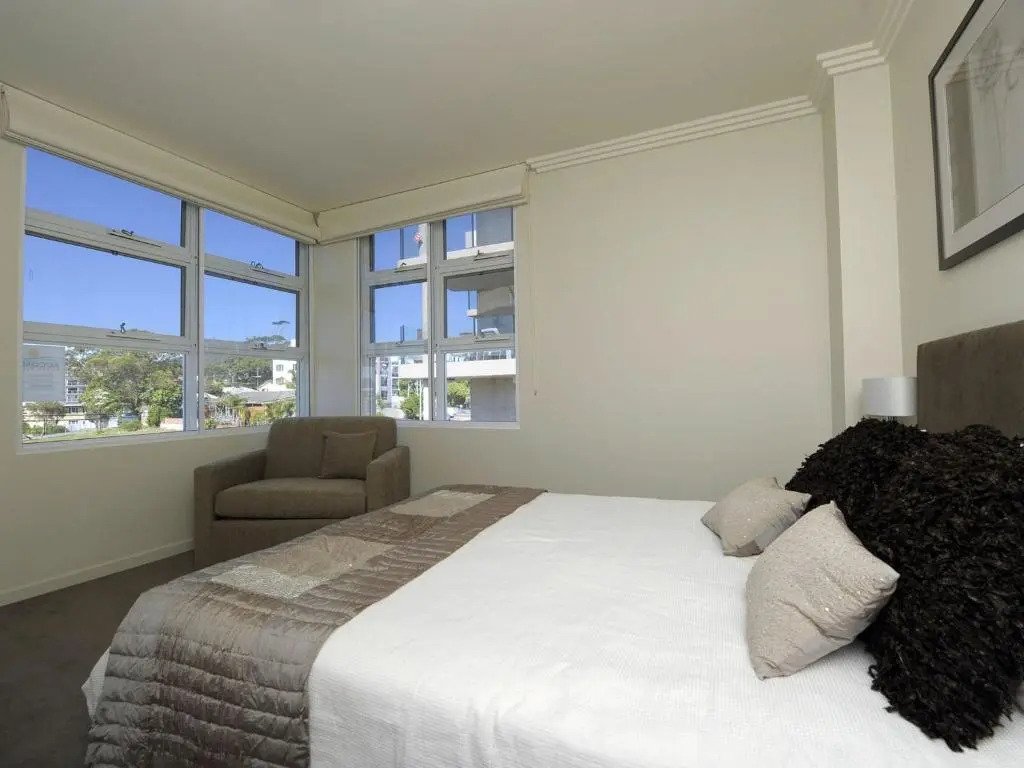Oasis, Unit 9/5 Laman Street