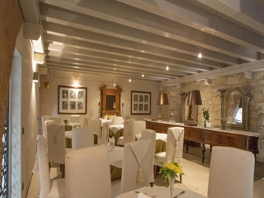 Delser Verona Manor House