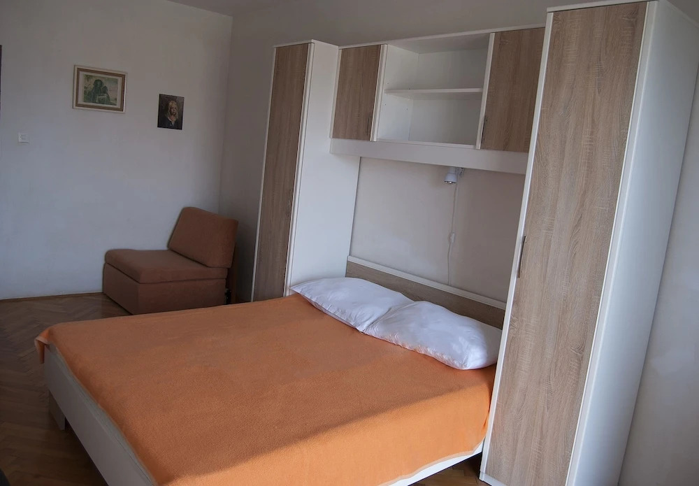 Apartments and Rooms Slavica