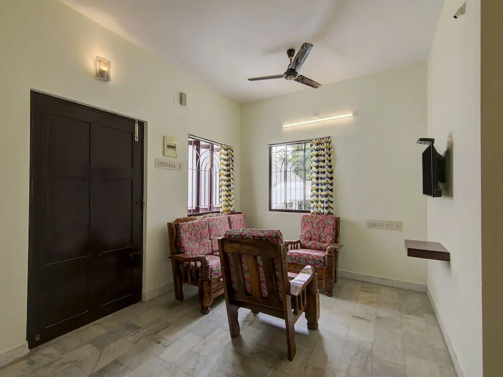 OYO 15221 Home Elegant 2BHK Near Anna Nagar