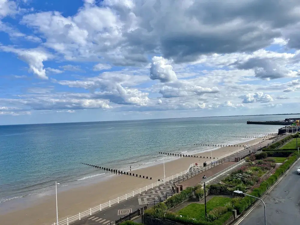 7 Seaview @ Bridlington Bay