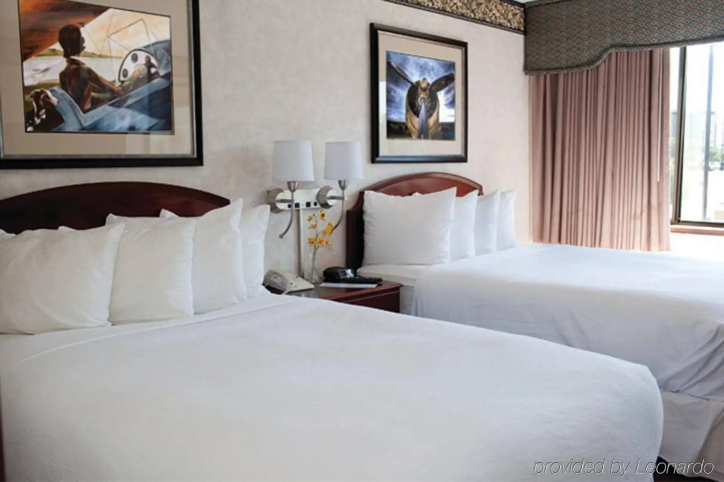 Holiday Inn Express & Suites Bloomington West by IHG