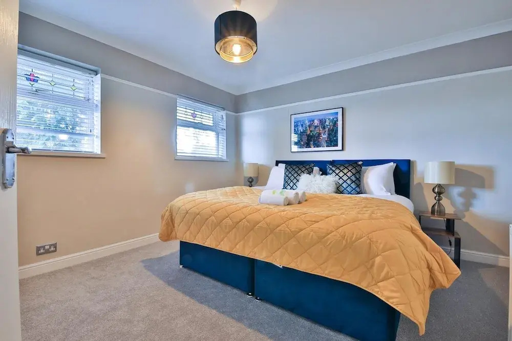 Spacious 3 Bed Home With Pool Table