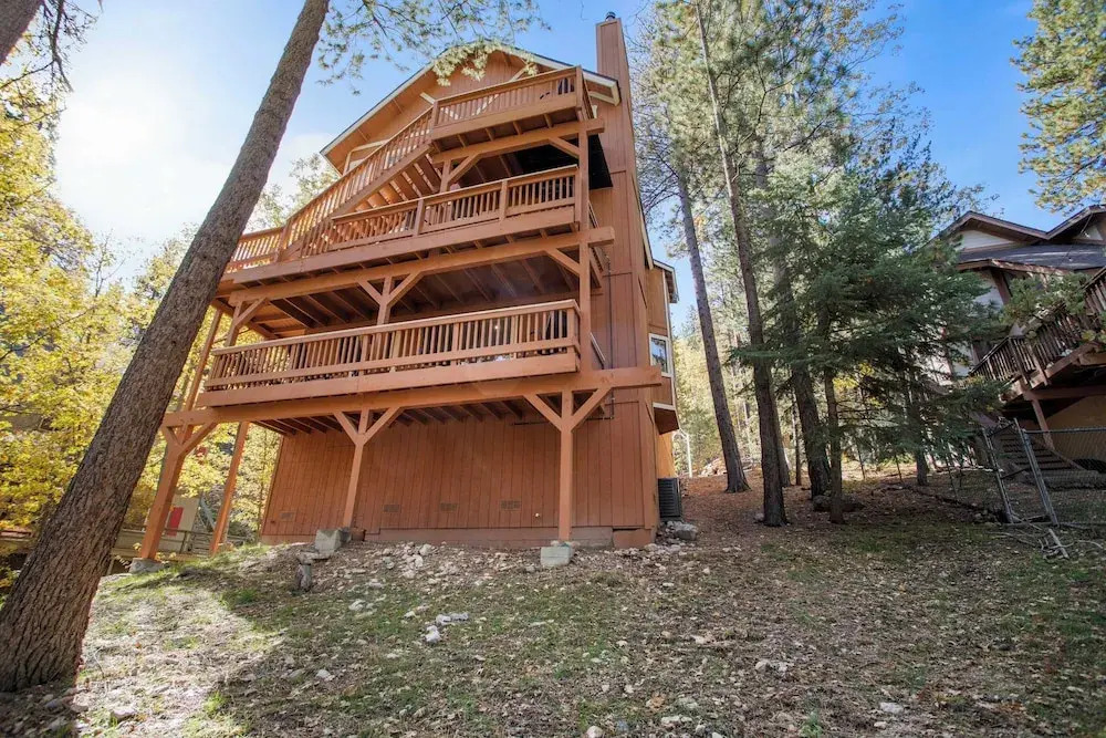 5bdr Stay w/ Fireplace, Game Room & Family-friendly Amenities Arrowhead Chalet by Avantstay