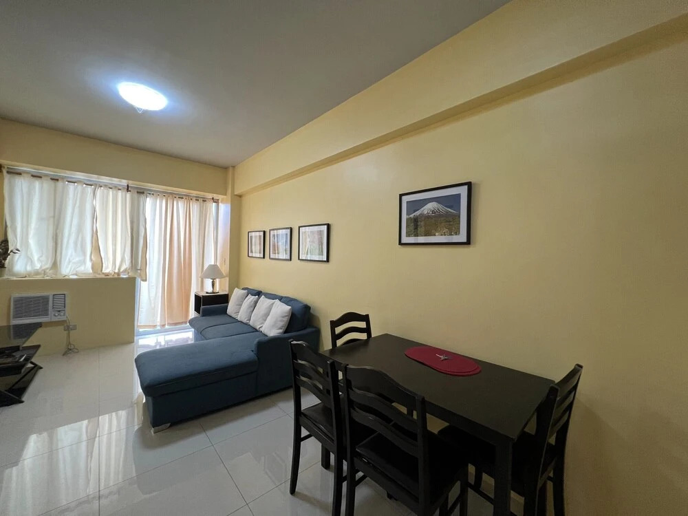 Dels Condotel across NAIA Terminal 3
