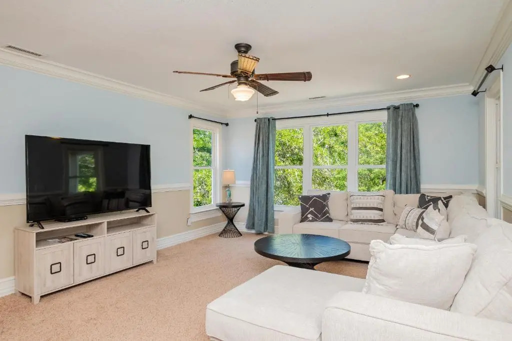 Wingspan by Oak Island Accommodations
