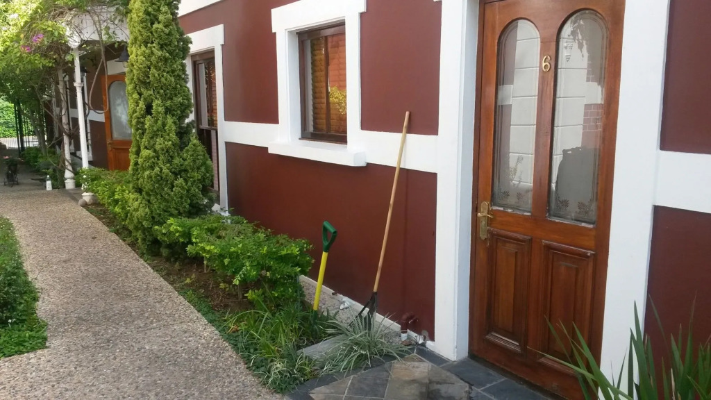 Roosenwijn Guesthouse