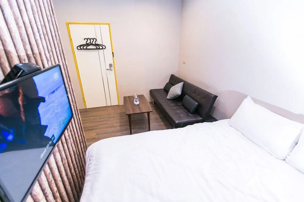 Taichung 213 corner homestay(臺中 213 角落民宿)