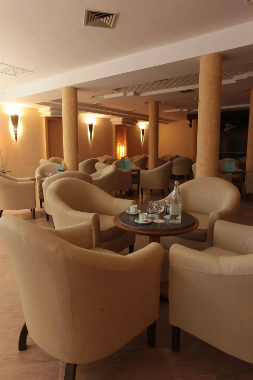 Hotel Venice Beach- Families and Couples Only
