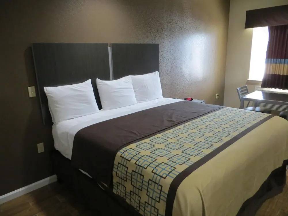 Scottish Inns and Suites Hwy 146 #A Baytown, TX