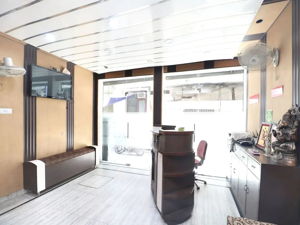 OYO 14985 Hotel S K