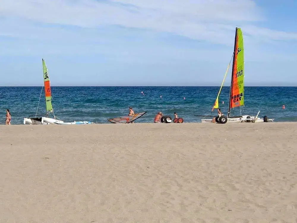 Venavera H21a - 2 Dorm / 1bath Walk to Beach