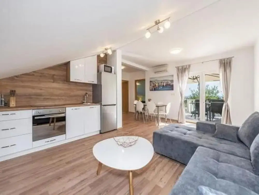 Apartment Luna Near the Beach