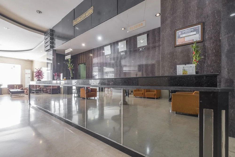 OYO 1081 Allson City Hotel Makassar