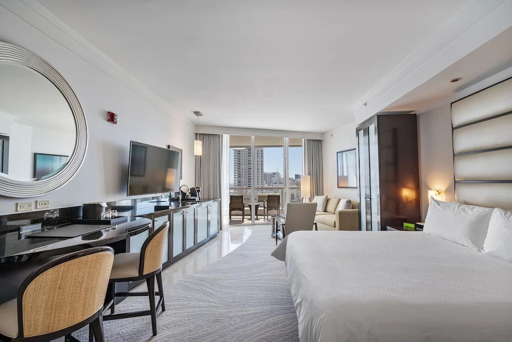 Junior Suite 2 At Sorrento Residences- Miami Beach 1 Bedroom Home by RedAwning