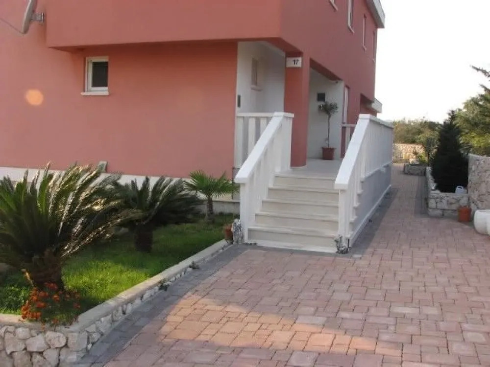 Apartments Miroslav
