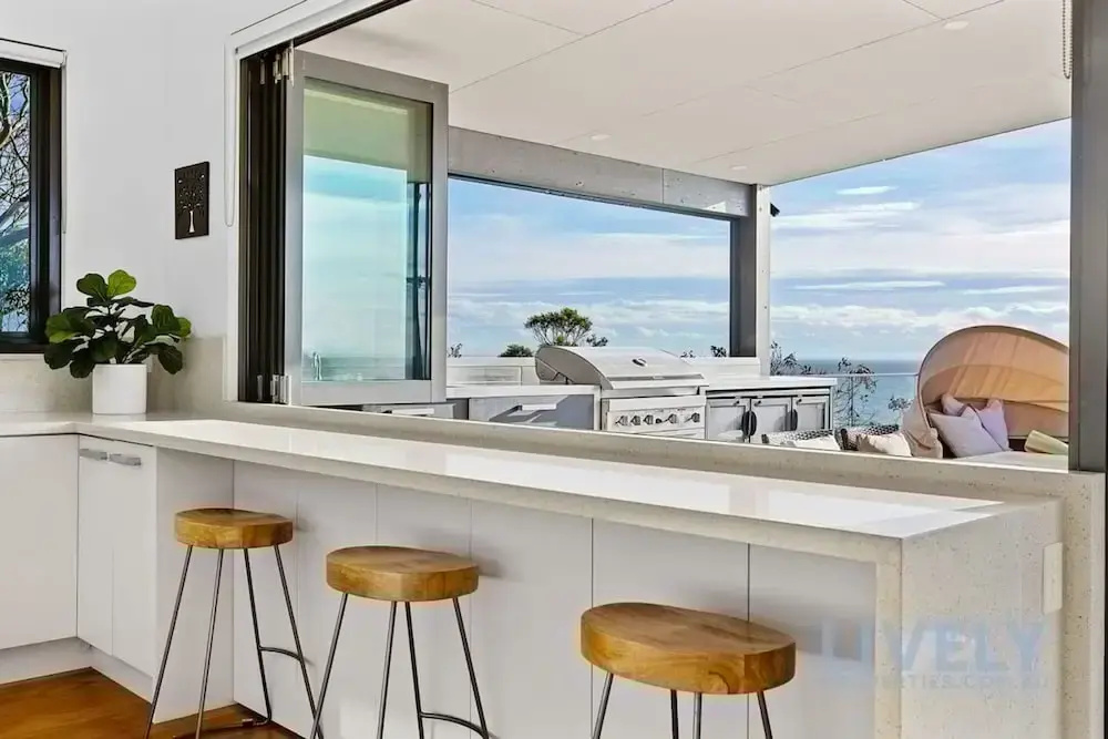 The Ocean s Edge Luxury Entertainer With Views