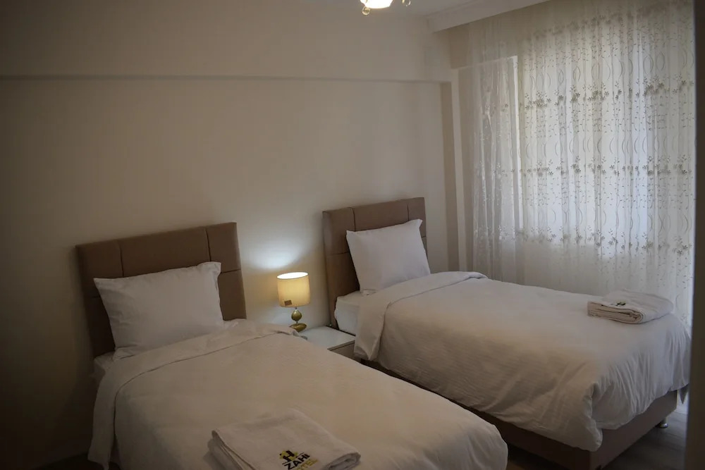 Zahi Hotel