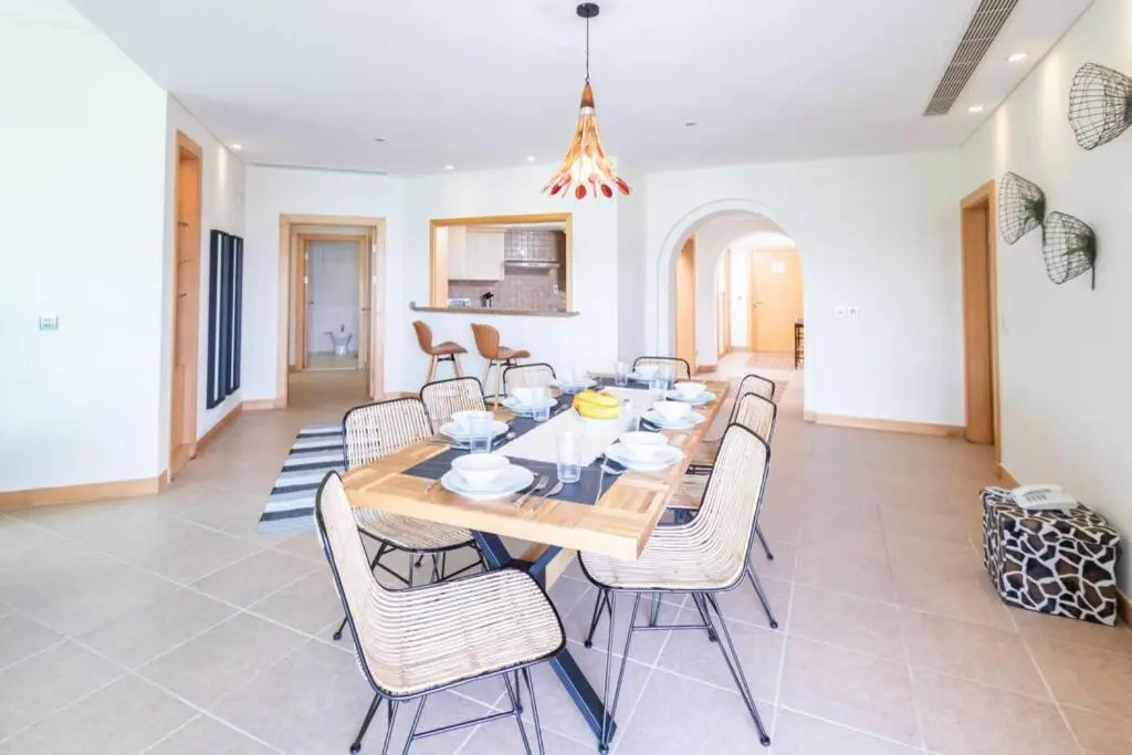 5 min walk to Five Palm -spacious (200M2) 3BR+kids