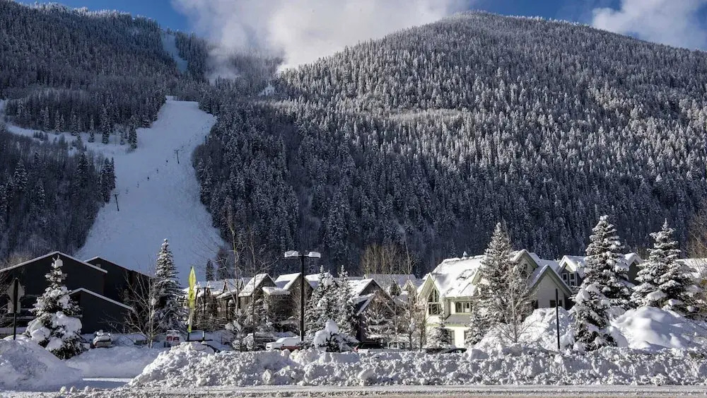 Etta Place 6 by AvantStay | Ski In/ Ski Out Unit!