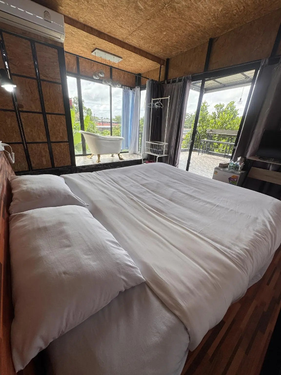 Near Beach Hostel - Adults Only