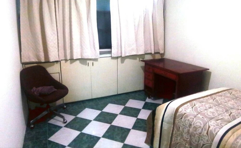 Amplio Departamento Frente Al Parque