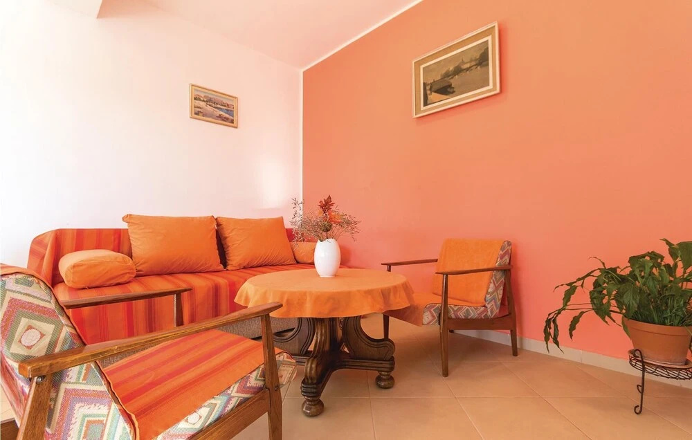 Stunning Home in Liznjan With Wifi and 2 Bedrooms