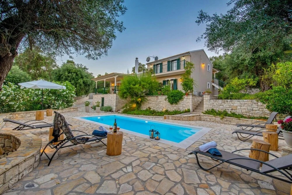 Maritina Villa - 2 BR House Surrounded by Olive Groves