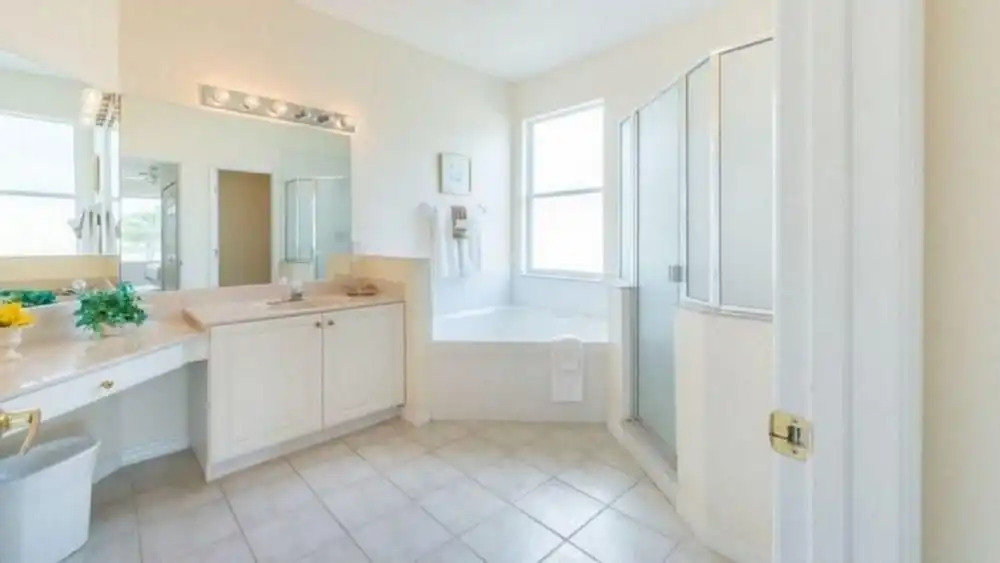 Ref 27 Modern 6 Bed Villa Lake and Golf View Private Pool