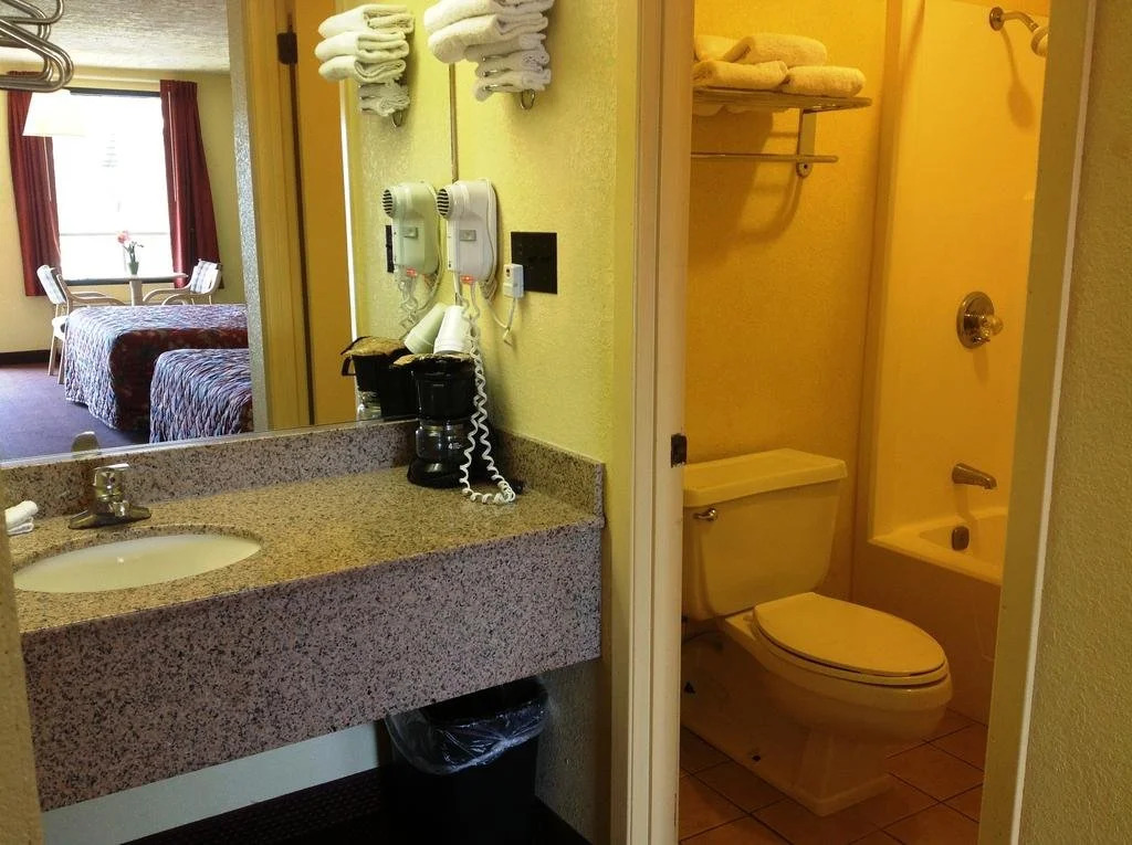 Holiday Terrace Inn - Pigeon Forge