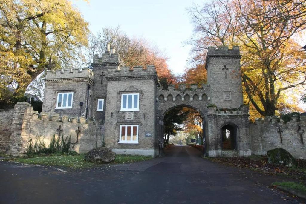 Cave Castle Hotel