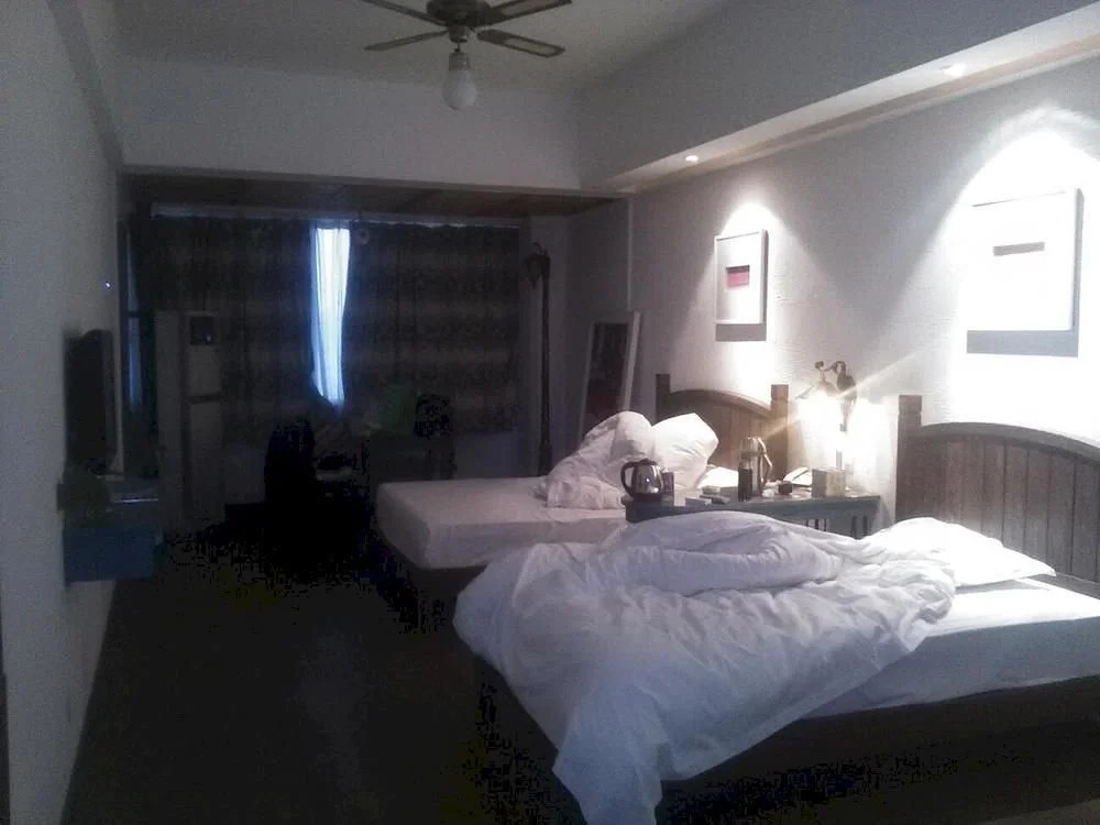 Eken Hotels
