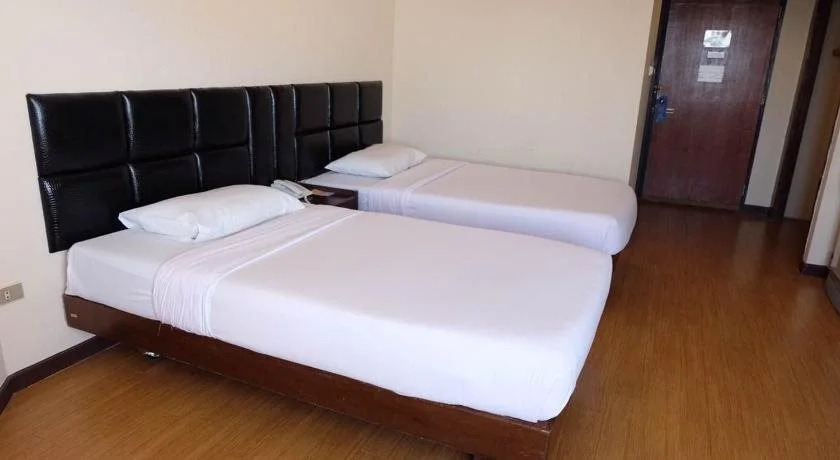 Phet Hotel