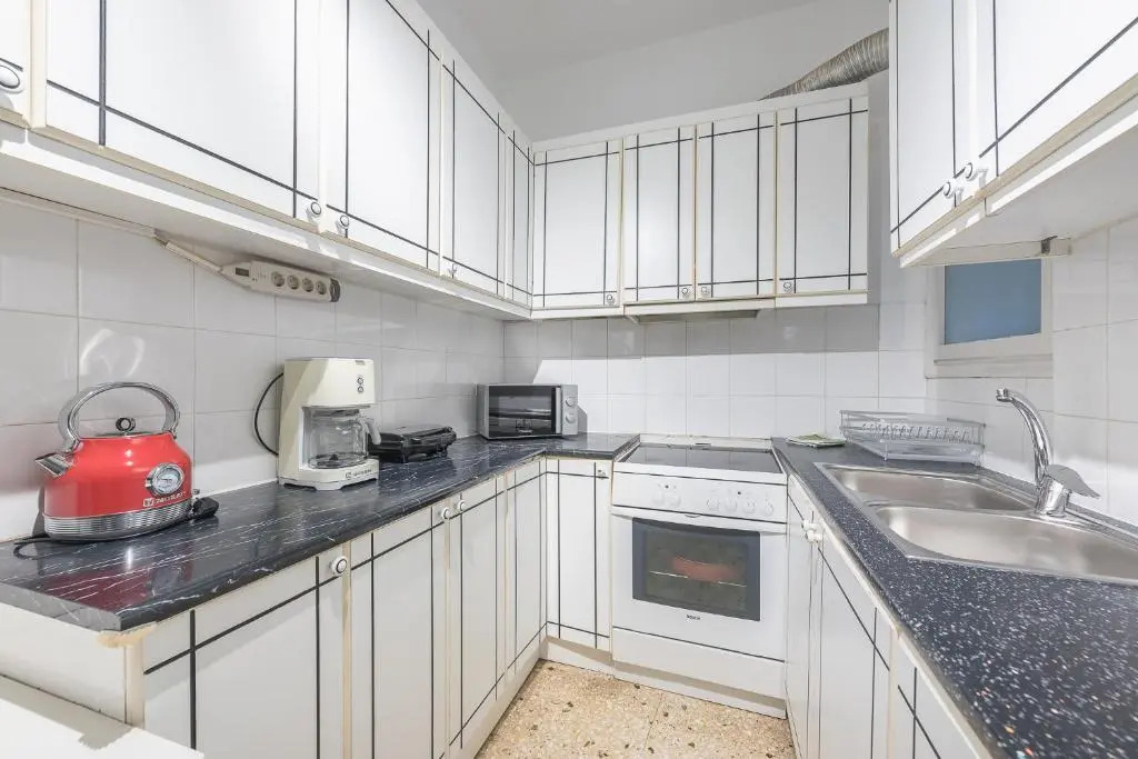 Boutique Acropolis Apartment - Just 5 minutes walk to Acropolis Museum by Cloudkeys