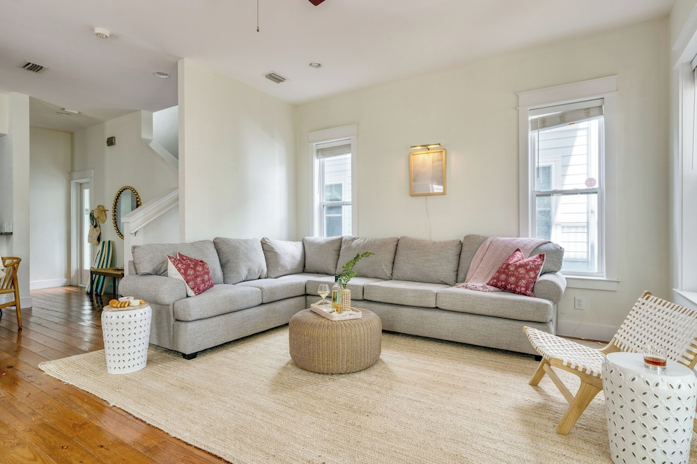 Chic 30A Beach Home Views, Ping Pong, 5-min Walk to Carillon Beach Bellview